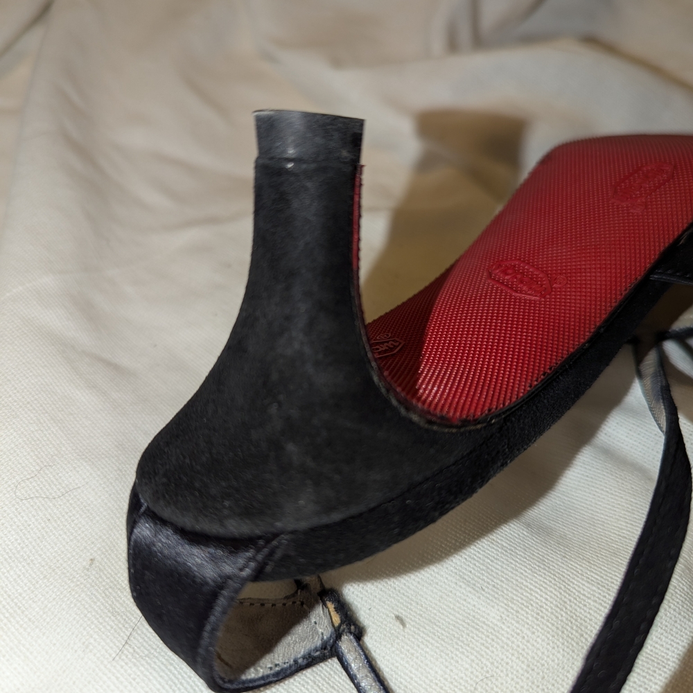 Manolo Blahnik Black Women's Shoe - Picture 4 of 10